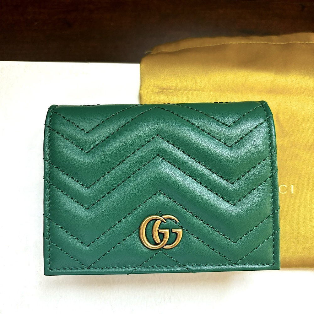 💚Gucci GG Marmont compact wallet- Emerald green💚